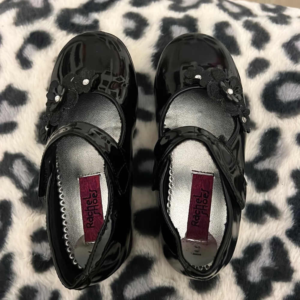 Dress shoes